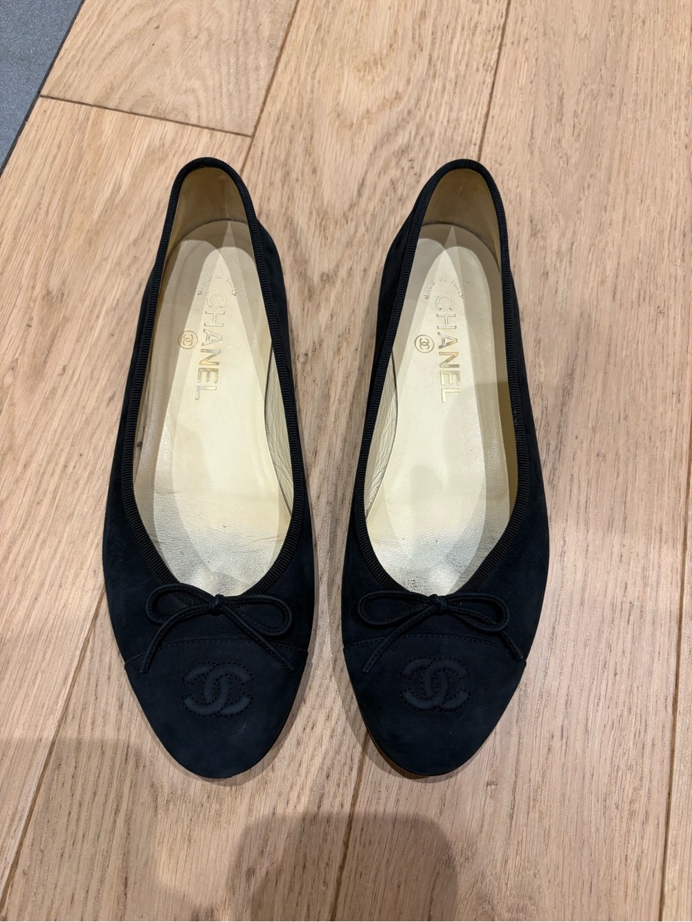 CHANEL Black Suede CC Logo Cap toe Ballet Flats with Bow
